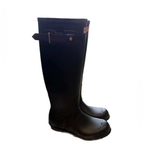 Hunter Black Tall Rain Boots

Original matte black

Women 8
Men’s 7
UK 6 
EU 39 - Picture 3 of 7